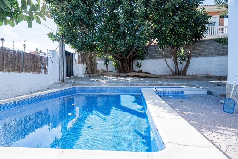 Foto 3b89aaa2-baca-4090-a3ba-167c1823891a. Casa amb piscina a Camí de Paterna-Lloma del Calderer Bétera