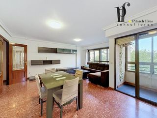 Lloguer Pis  Plaça de les corts valencianes. Piso en alquiler en aldaia con 3 habitaciones, 2 baños y garaje