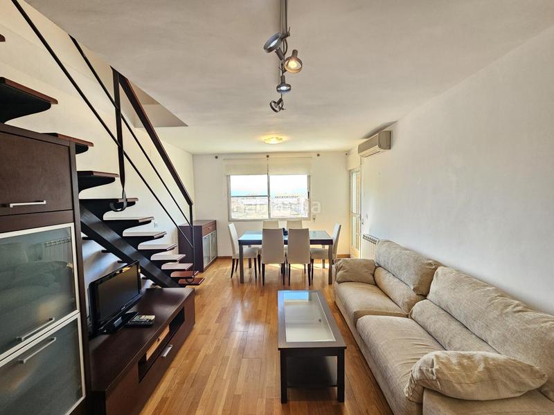 Foto 0b5cb0ac-2a93-4a11-82ab-af98e3e7c771. Rent penthouse with heating parking in Núcleo Urbano Pobla de Vallbona (la)