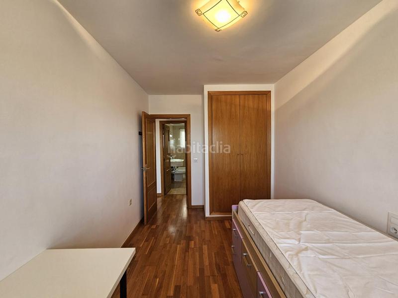 Foto 98c855e6-0add-43c1-be27-d23e0a9d4ff2. Rent penthouse with heating parking in Núcleo Urbano Pobla de Vallbona (la)