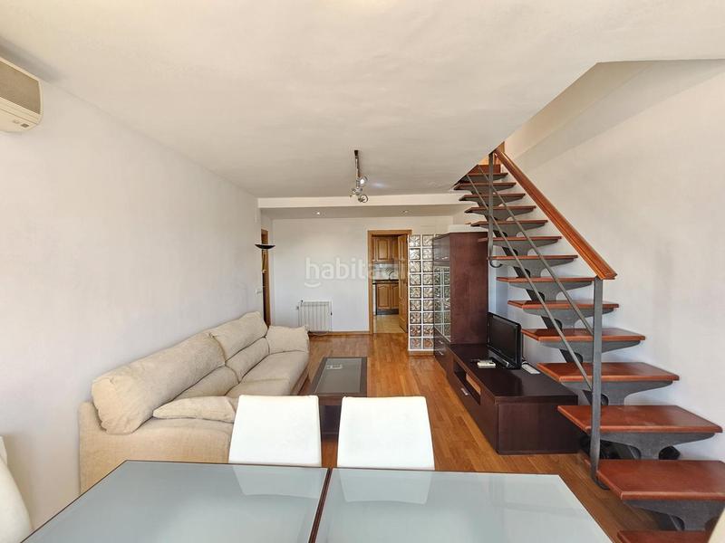 Foto f0bef2a8-9c39-4c46-9bb6-7d662f230d51. Rent penthouse with heating parking in Núcleo Urbano Pobla de Vallbona (la)