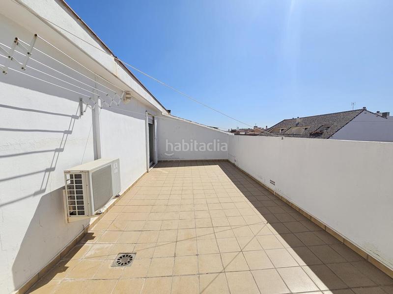 Foto fe6e19f4-f86b-4bcf-bab4-4fb6c58b9c91. Rent penthouse with heating parking in Núcleo Urbano Pobla de Vallbona (la)