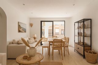 Casa a Benaguasil. Casa singular en benaguasil con 2 hogares en uno y espacio para