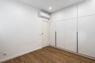 Rent Flat in Calle general rey 6