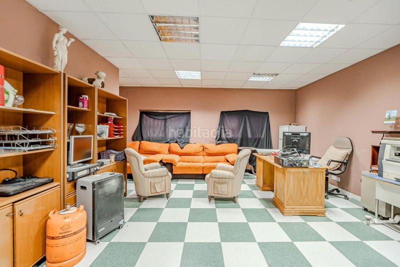 Foto d241b007-3ed6-4f1d-a291-84678db9d67f. Industrial building with heating in Yuncos