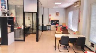 Rent Business premise  Local en torrejón de la calzada. Local comercial a pie de calle
