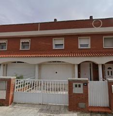 Maison jumele  Antonio machado. En abrera
