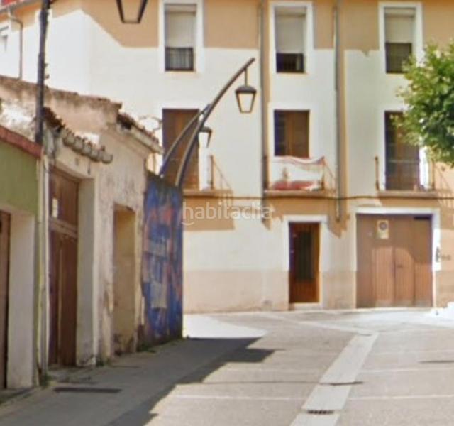 Foto adf583ac-e0d3-425f-9d92-9d9a729e20ac. Parking coche en Calahorra