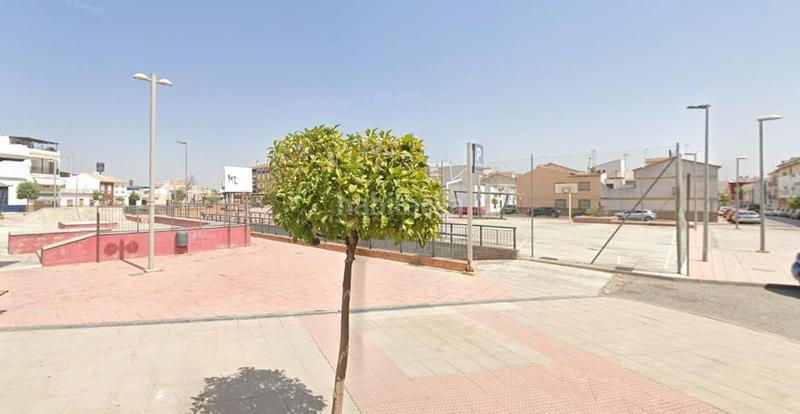 Foto b8387250-965a-4649-86e4-a1e4663d03d1. Parking coche en puente genil en Población de Arroyo