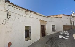 Casa  Alta. En burguillos del cerro