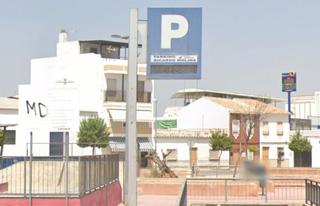 Parking coche  Ricardo molina. En puente genil