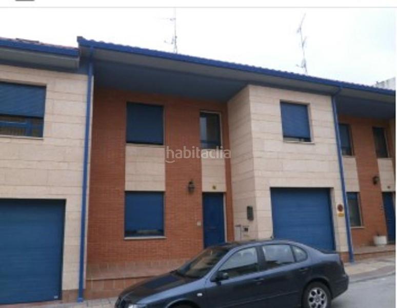 Foto 84e26f4b-ce5e-497a-b3b2-7096c6b40123. Casa adossada amb aparcament a Íscar