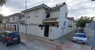 Casa adosada  Octavio paz. En puerto real
