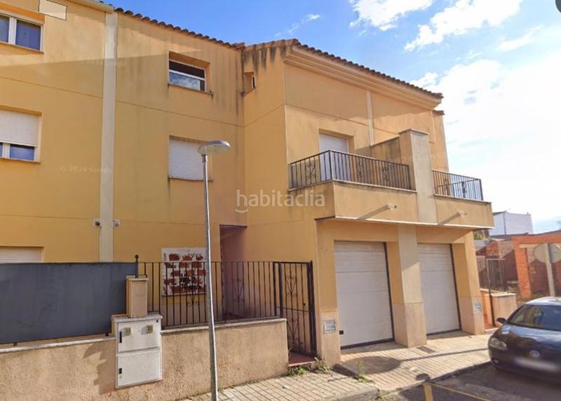 Foto c13fcc1d-629c-4ed2-976e-08eba0a42f88. Maison jumelée dans Población de Arroyo