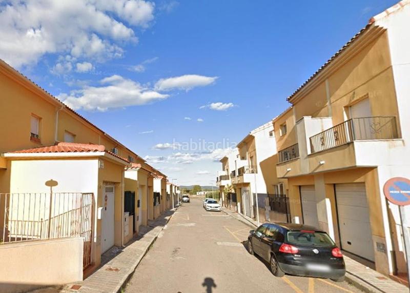 Foto d2f3b46f-084d-43b5-98ec-eaab64b1f8f5. Maison jumelée dans Población de Arroyo