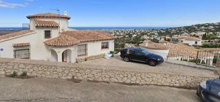 Haus  N/a. En pego