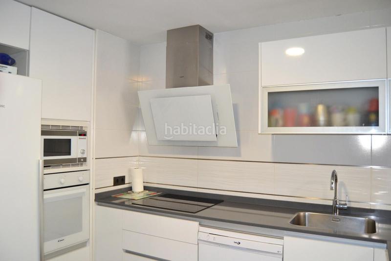 Foto 0393a839-f3f6-4464-906f-d6bd7cf3a00e. Reihenhaus mit parking pool in Torrejón de la Calzada