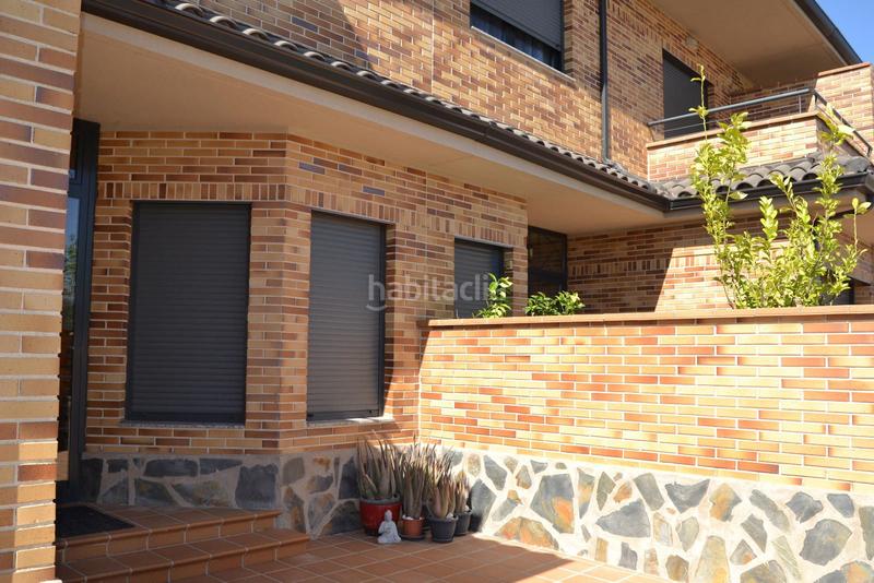 Foto 126ca992-2c27-4583-8a2b-8c2da6f72191. Reihenhaus mit parking pool in Torrejón de la Calzada