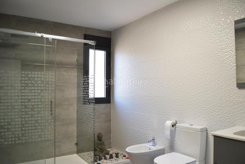 Foto 1955fbfa-355d-470d-a9d1-4a82d2e6b74f. Reihenhaus mit parking pool in Torrejón de la Calzada