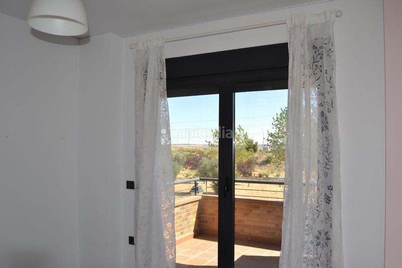 Foto 1d9cb465-d99e-496e-9fa2-f434b3533a6d. Reihenhaus mit parking pool in Torrejón de la Calzada