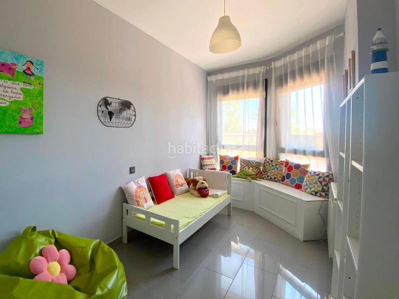 Foto 8132b6db-ddc8-4ed1-a881-f4478a654a51. Reihenhaus mit parking pool in Torrejón de la Calzada