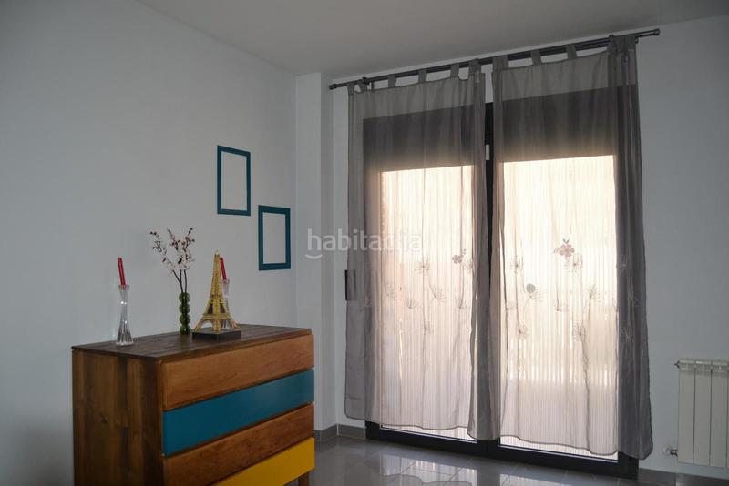 Foto 8d674bad-b370-40b8-97ff-3c240aa247c4. Reihenhaus mit parking pool in Torrejón de la Calzada