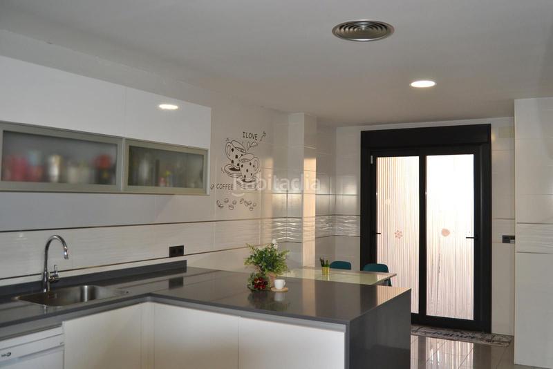 Foto 937acf2a-2aaf-4c2c-9246-c6dac1efd491. Reihenhaus mit parking pool in Torrejón de la Calzada