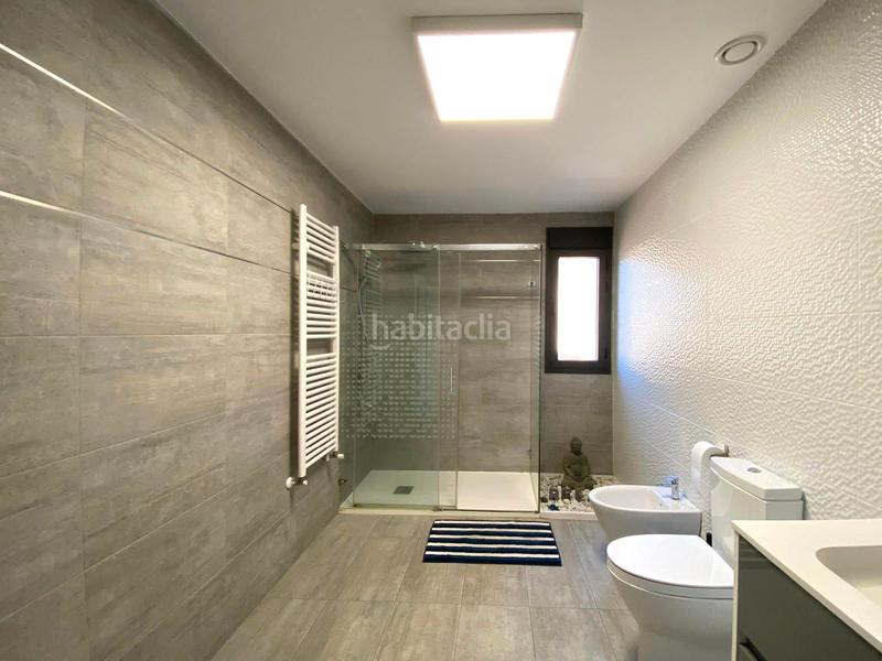 Foto de46ab57-c5e3-4eb3-a6d9-c5ab3b26b2d6. Reihenhaus mit parking pool in Torrejón de la Calzada