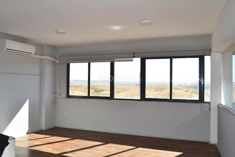 Foto c4c62121-41a5-49df-8bd9-ce61f280db4f. Fabrikhalle mit heizung in La Dehesa de Moratalaz Illescas