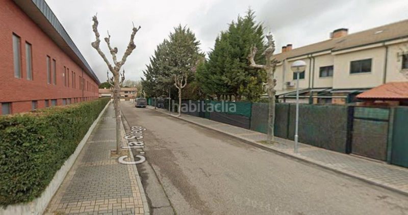 Foto 0b3080d2-aece-4748-8a7e-4cf605286dc2. Casa adossada amb aparcament a Población de Arroyo