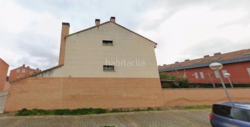 Foto 4e274899-5324-4ad8-bff9-a800eaaa969a. Casa adossada amb aparcament a Población de Arroyo