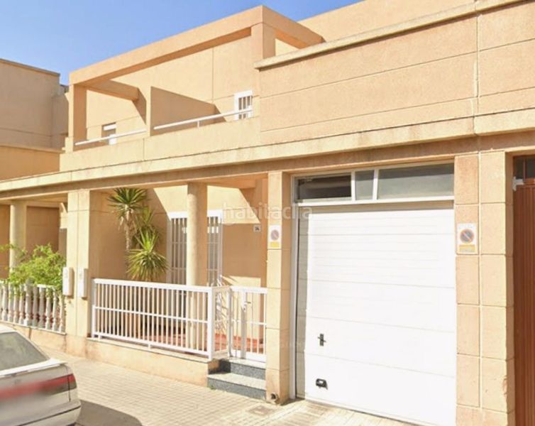 Foto 595d5952-799e-445c-b561-5f9e3ecc3efa. Casa adossada amb aparcament a Población de Arroyo