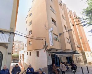 Pis  Capitan cassinello. En almería