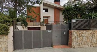 Chalet  Alzines de les. En castellvell del camp