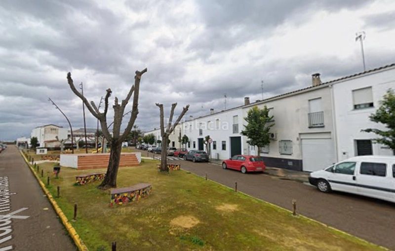Foto d443e8fc-fb38-4c28-b00d-129e8aaa0b50. Casa amb aparcament a Valdelacalzada