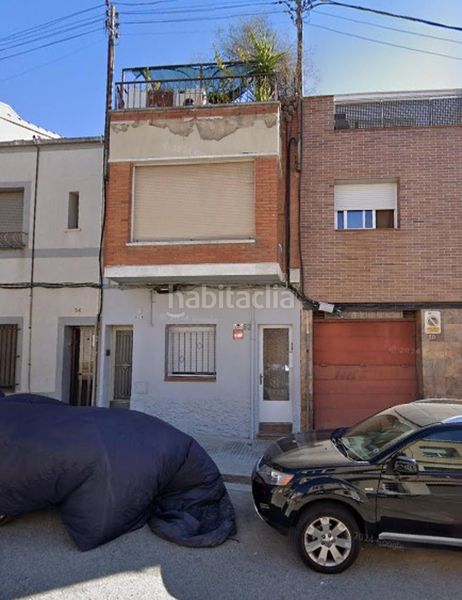 Foto fd2d9552-f210-4455-88bd-ddeccdb20e1e. Casa adossada a Barri del Centre Terrassa