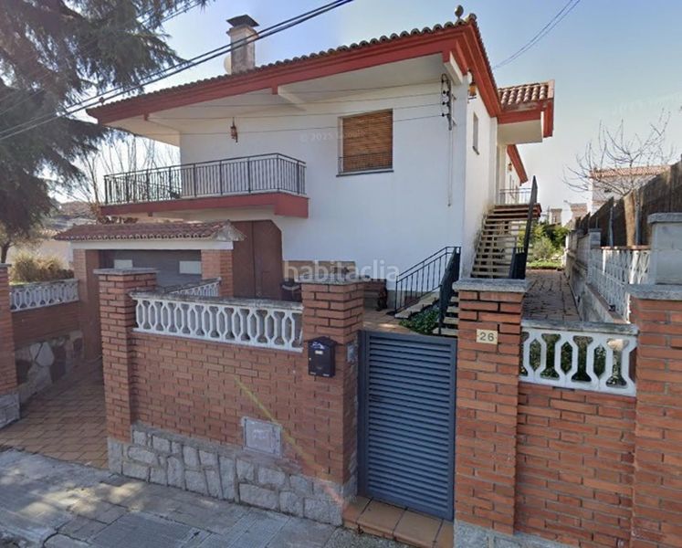 Foto 0a8e7702-b112-49a0-a06d-314bf0db5b14. Casa adossada amb aparcament a Lliçà d´Amunt