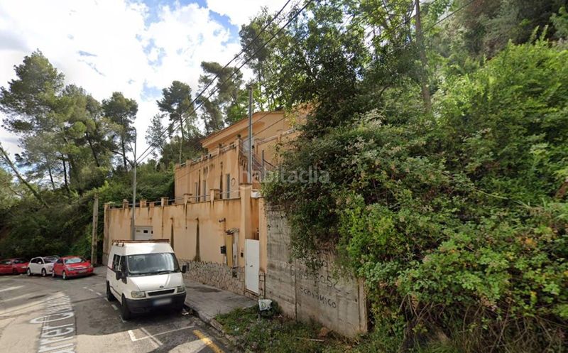 Foto dea5f001-ed0b-41a2-b86b-77270642d1ad. Casa adossada amb aparcament a Vallirana