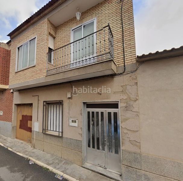 Foto 401b62cb-a78e-45ff-bb1e-404667ef8ec5. Casa adossada amb aparcament a Mora