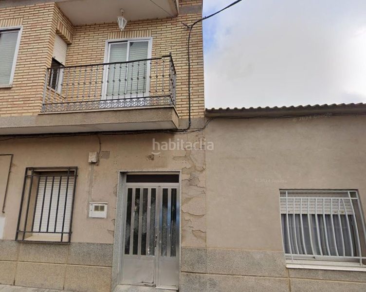 Foto b6cd51a0-eaca-4fc4-8a86-55f73cb555a5. Casa adossada amb aparcament a Mora