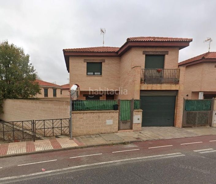 Foto 33bda58c-8d67-4766-8a71-252e2b89d781. Casa adossada amb aparcament a Mora