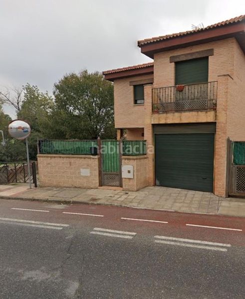 Foto e8512120-5459-4cf2-a9b1-daafebefa235. Casa adossada amb aparcament a Mora