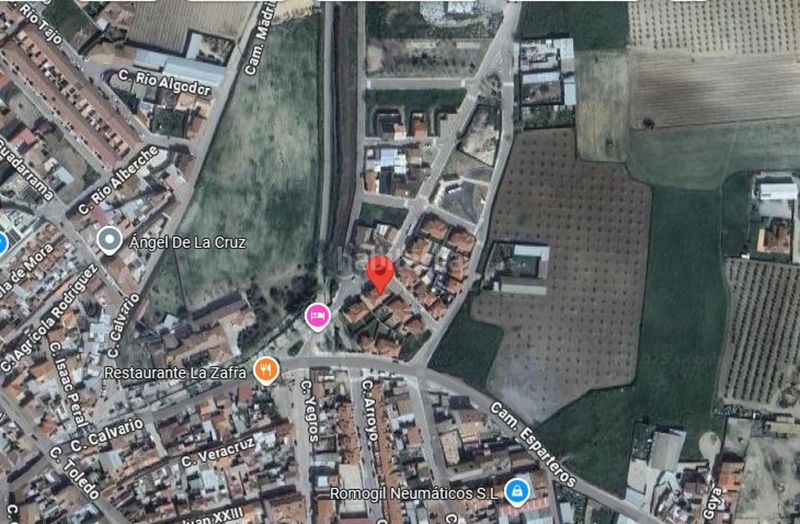 Foto bb8b628a-6b92-4c20-961a-0498960172f4. Casa adossada amb aparcament a Mora