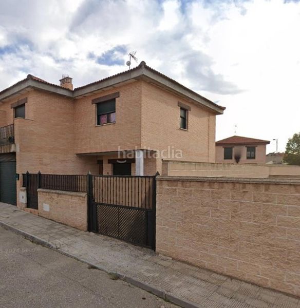 Foto 59ff72c6-2f05-49ee-a399-e0ae4fcac3a5. Casa adossada amb aparcament a Mora