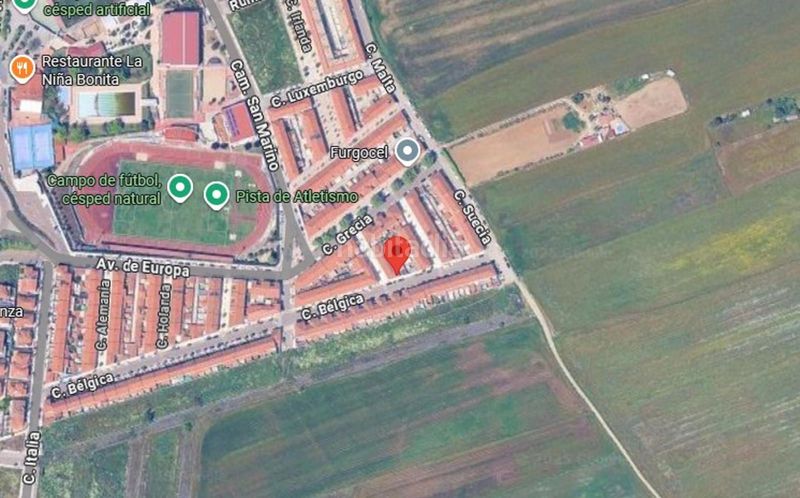 Foto 0e9d6533-5302-41c2-be10-f0cb804fd2e0. Casa adossada a Olivenza