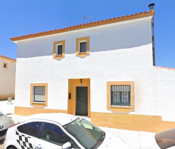 Foto 47e27dbe-abea-4f72-9c6d-3cef02b48f31. Casa adossada a Olivenza