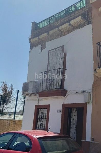 Foto 803b0366-1791-4bc1-aabb-37958bdc67c3. Casa adossada a Villaverde del Río