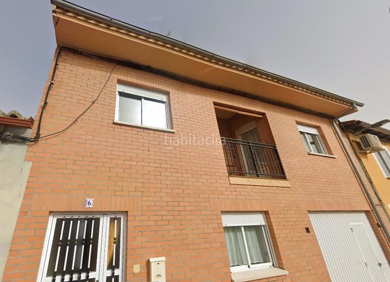 Foto a218829e-a803-4d35-9e15-bea121b12eca. Casa amb aparcament a Población de Arroyo