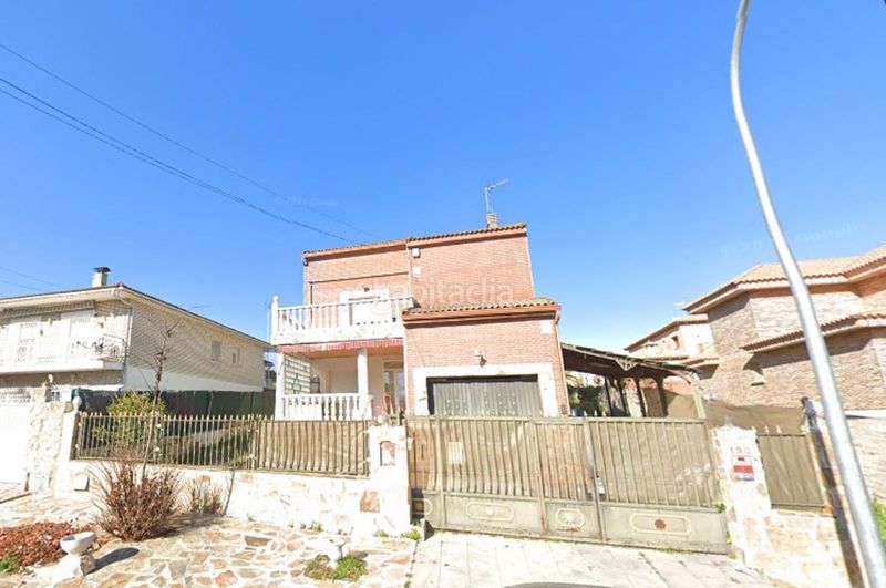 Foto 88e9416a-eb06-45b3-9d0c-34e0e8fa4d3a. Casa amb aparcament piscina a Población de Arroyo