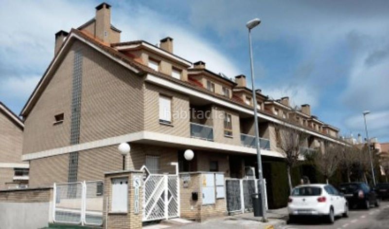 Foto b05d46a3-5118-47b6-b049-0aaf479cf79d. Casa adosada venta sin posesión en Utebo